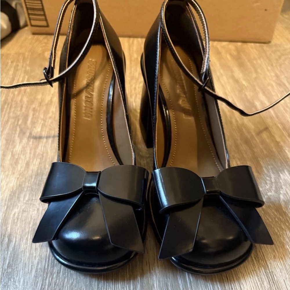 SHUSHU TONG Front Bowl Heels SIZE 35